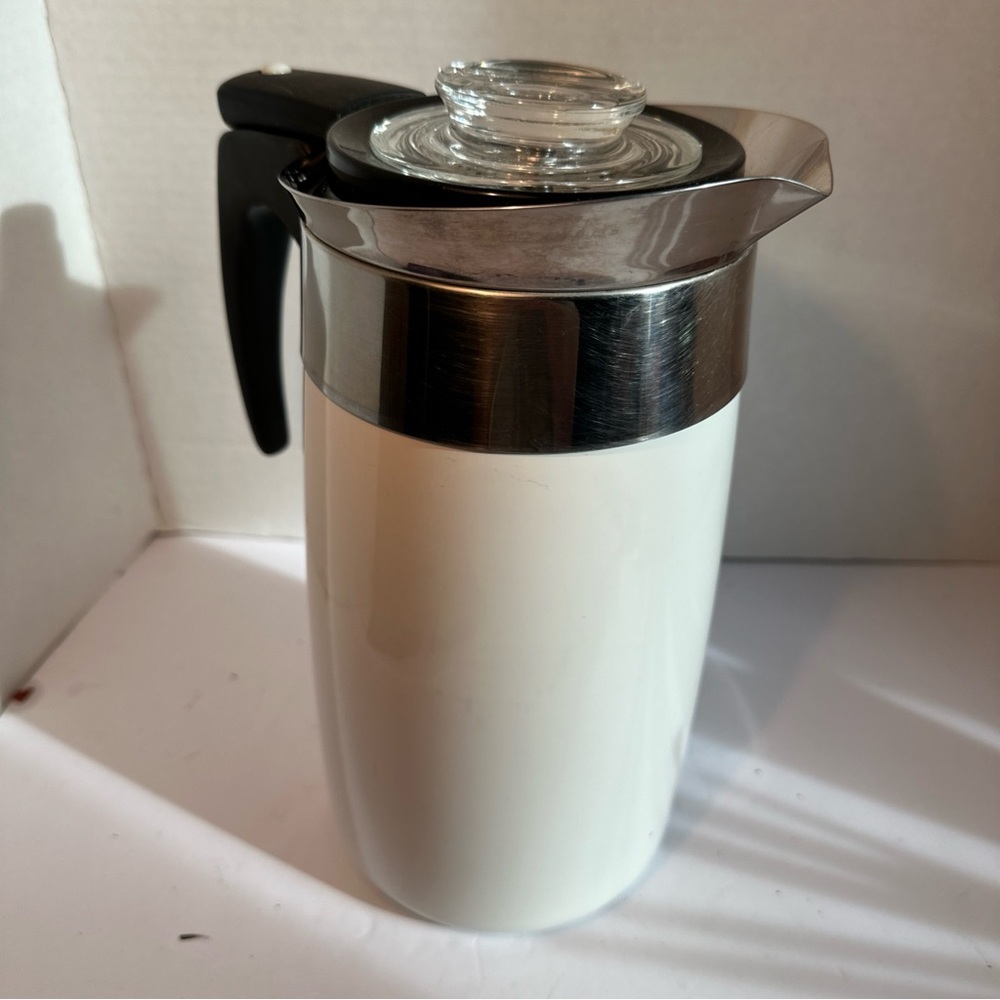 Corningware White Frost Electric Percolator No cord. P-280-EP  ex